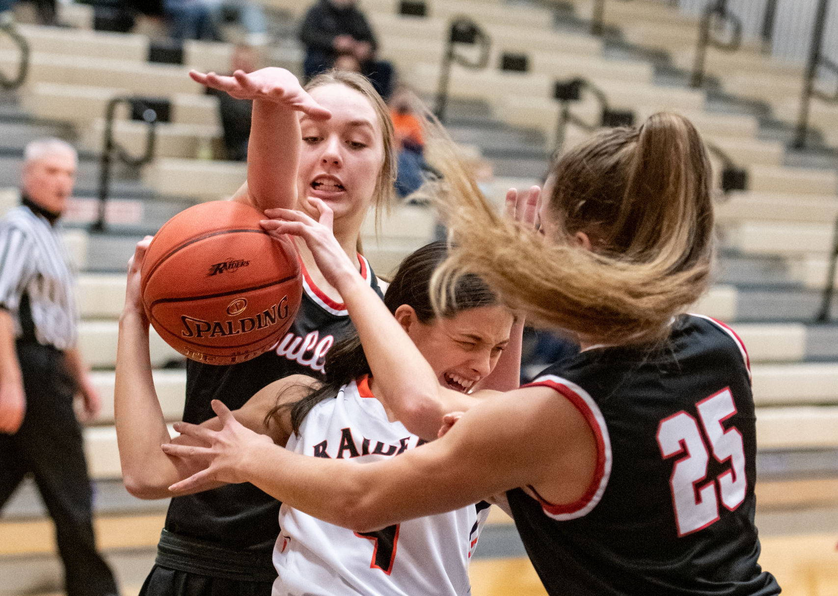 East vs Le Mars basketball